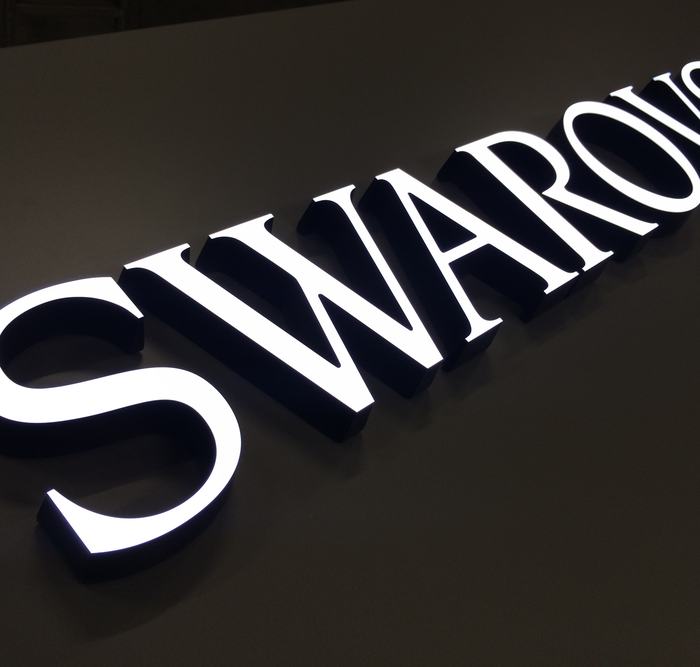 Insegna SWAROVSKI